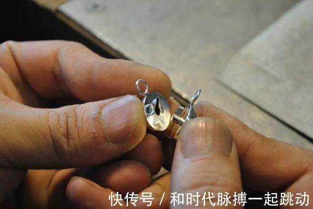 机关|这件暗藏机关的项链，又变手链的可拆搭扣