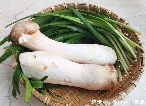 买杏鲍菇时，该挑大的还是小的菜贩子透露，今后别再乱买了