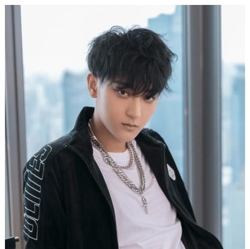 杨紫拿下综艺常驻资源,看到嘉宾阵容后:收视率稳了!