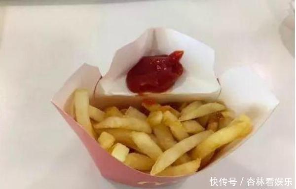 餐盘|在KFC吃薯条时，番茄酱别再倒在餐纸上了，其实薯条盒子上有机关