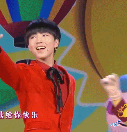 三小只第7次上春晚，王俊凯谈创新，易烊千玺彩排还看书，王源新造型惹关注