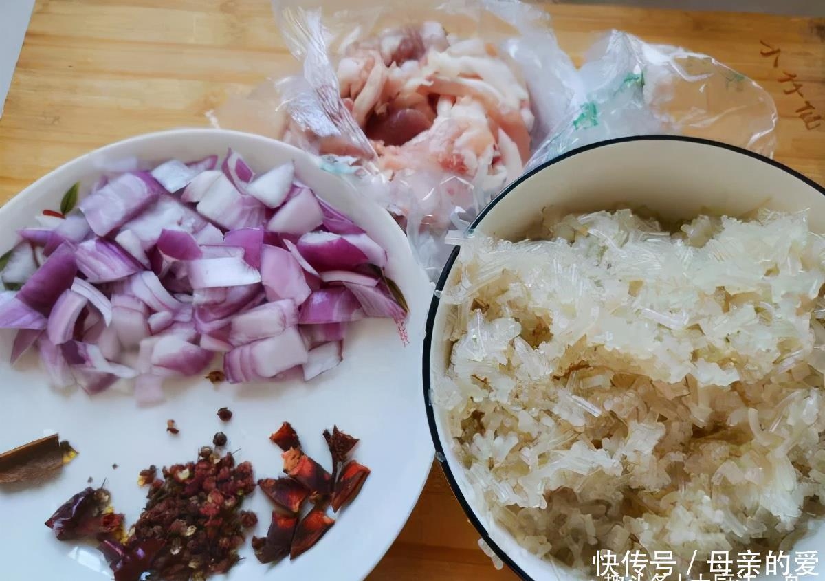 粉条别再炒着吃了,教你河南特色做法,劲道又解馋,年夜饭必备