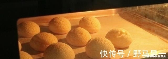 面团|一口下去就爆浆的卡士达酥皮泡芙，大气孔不塌陷的秘密都在这