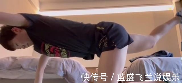 孙颖莎|王曼昱在酒店隔离，自觉做核心力量训练，1米76身高拥有一双长腿！