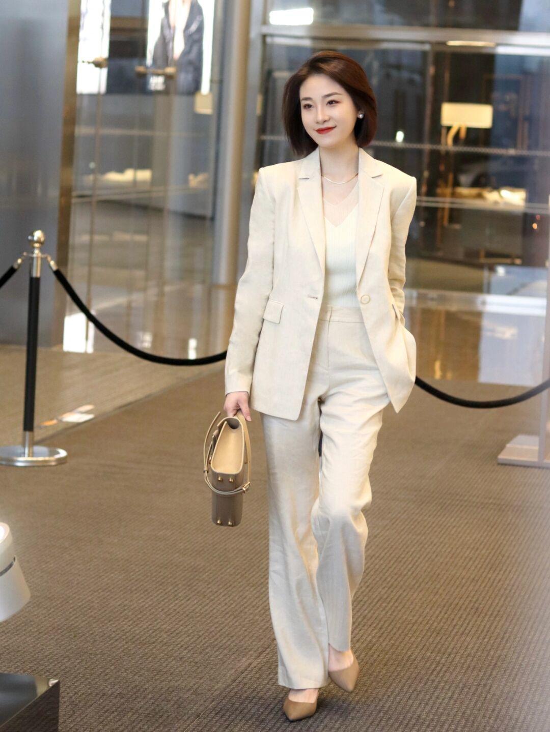 西装|职场穿搭没头绪?试试这些干练大气的“西装”,普通人也能驾驭