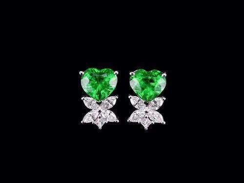 红宝石|宝石界的“双胞胎”外表难分辨,找特征看破绽,鉴别起来没问题