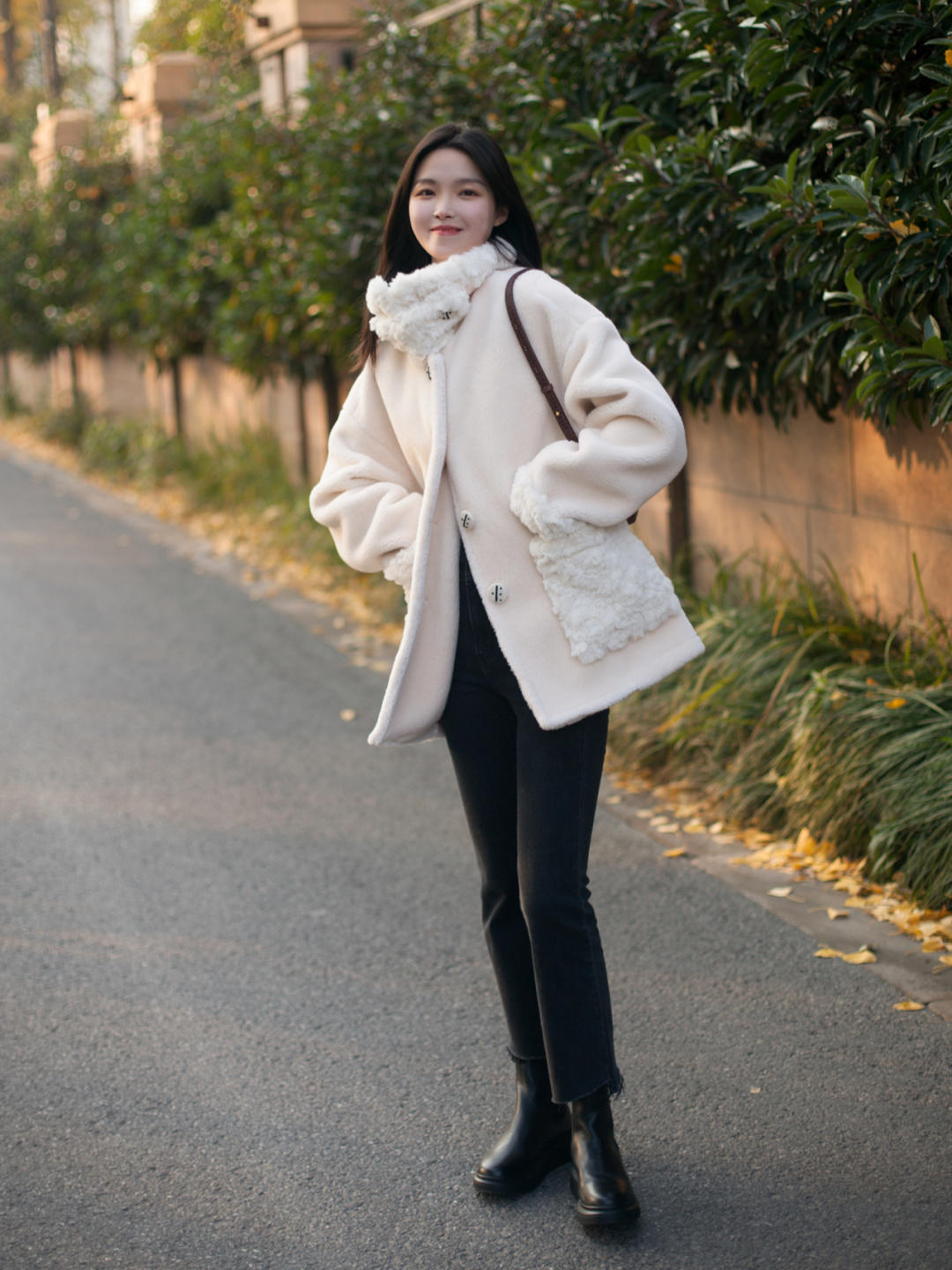 气质|女人少穿“大妈裤”,来看看4个实用九分裤搭配,演绎气质美