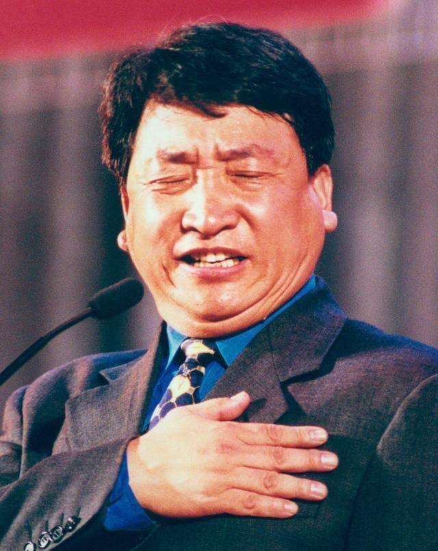 完犊子了,李诞屋漏偏逢连夜雨,被曲协盯上,“笑”果文化被点名