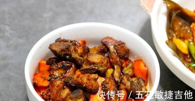 韭苔|小两口的精致晚餐，晒到朋友圈火了，网友不仅会吃，还会过日子！