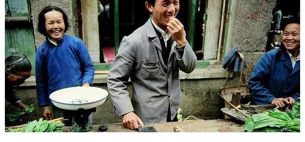 年轻人|躺平VS不会吧，白岩松惹怒全网的背后，是年轻人“希望”的茫然和无力“挣扎”的生活