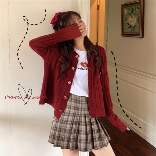 2021年的新年毛衣，这样穿就很美！