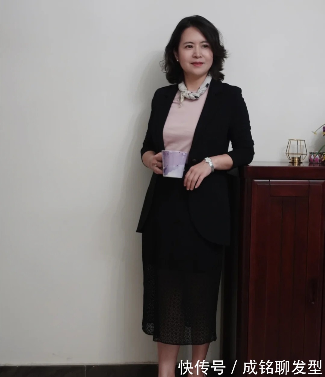 繁简|建议五六十岁的女人,日常穿搭别太花哨,不好搭配还会显得俗气