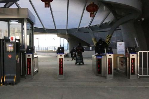 西岸新渡口，给你“飞”一般的感觉