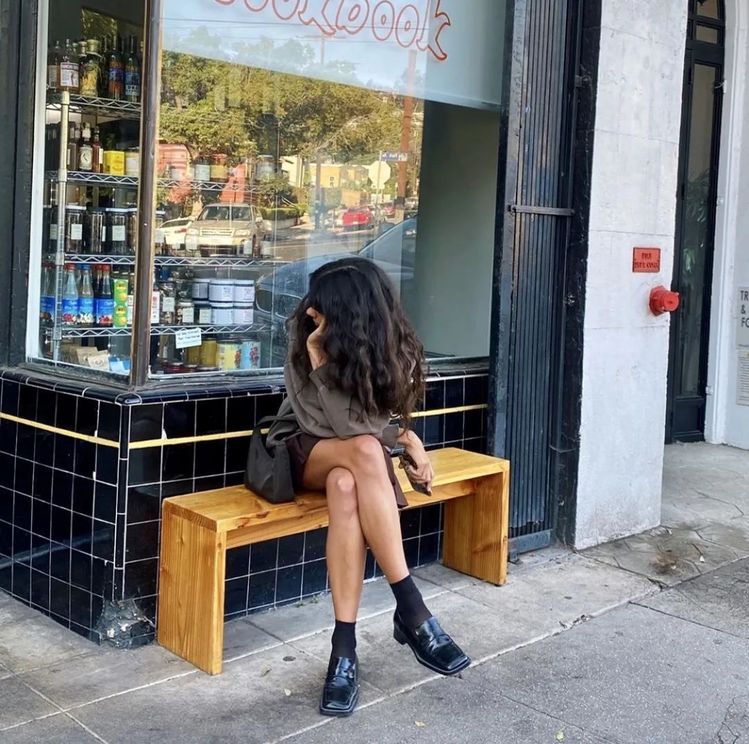 时髦|这个秋冬,让鞋子时髦起来的秘诀竟然是“变方”