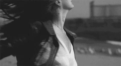 被子|旧衣服千万别扔,聪明女人用它套被子,既省空间又省事!