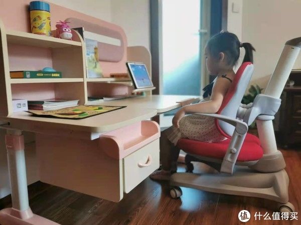 学习桌|端正好坐姿，养成好习惯，护童习惯星学习桌椅真实使用评测