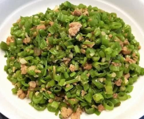被称作天然“护眼菜”,每天炒一盘,视力好了,口臭也消失了