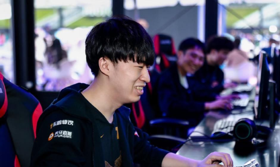 VG|Uzi还是别复出了！RNG主力阵容被VG打爆，小虎表现惹争议