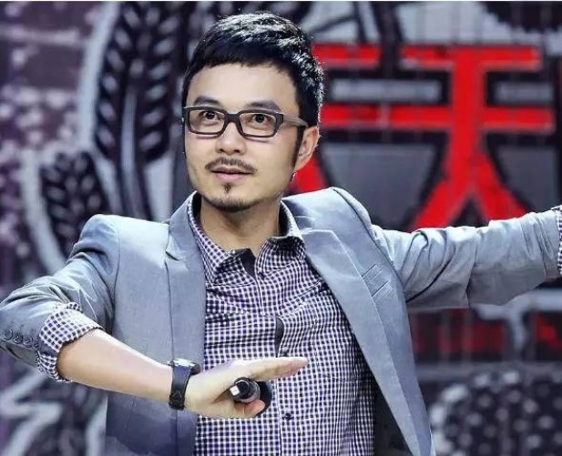 侯明昊|天天向上播出13年，除收獲好評(píng)，還培養(yǎng)了王一博等4位精英新人