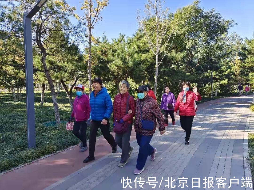 古城街道@古城街道十万平社区举办“喜迎冬奥，社区居民健步走”活动