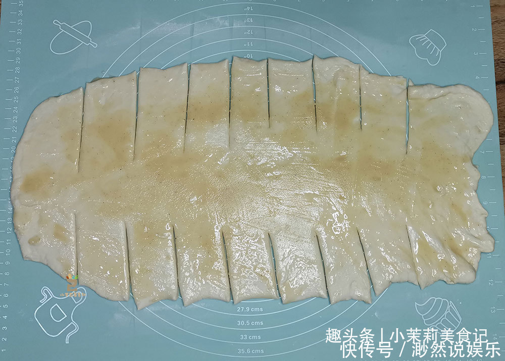 油酥|烙饼时，有人烫面有人抹油，面点师教你4个技巧，暄软好吃层次多