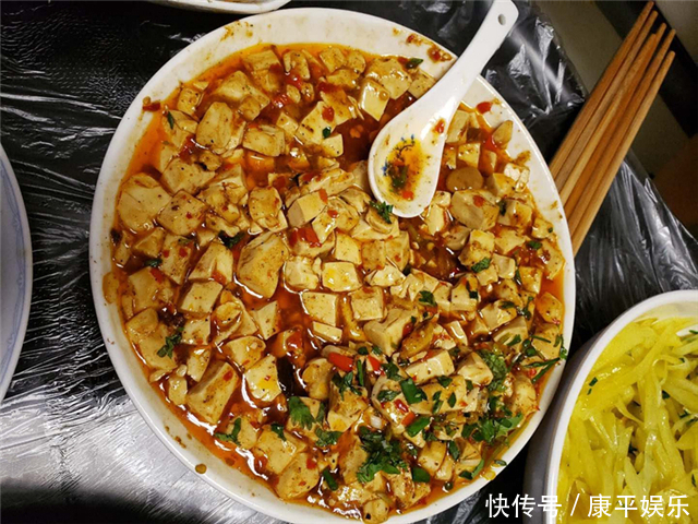 尖椒炒牛肉|家里突然来客人，婆婆要我下厨招待，一桌菜吃到撑，直夸她有福气