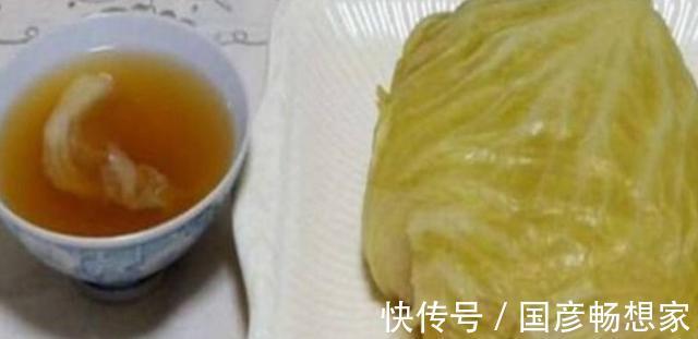 美味|将整颗包菜放入锅中，40分钟后，美味的不敢想象