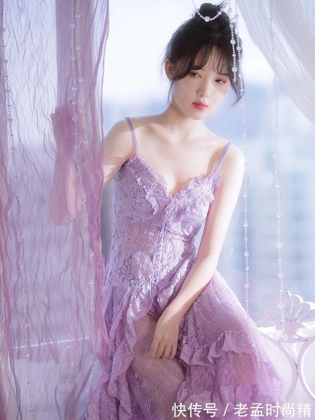 连衣裙 美女的这身紫色连衣裙怎么样?轻纱薄裙尽显优雅和甜美,我很喜欢