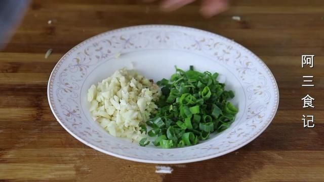 天冷了，宁可不吃肉，也要吃这道菜，个个晶莹剔透，营养又解馋