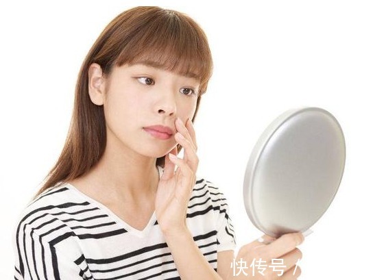 牙龈|肝癌生病,脸上露出!脸上4个异常,别耽搁,最好做下肝脏B超!