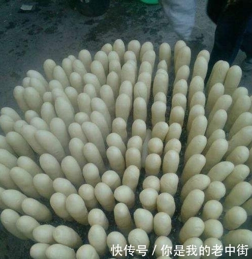 农村卖的这种小吃,一个3元,味道很好,城市里都没见过!