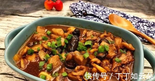 铁含量是菠菜的30倍！被誉为长寿菜，秋季用它包饺子养颜又美味！