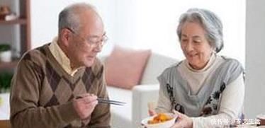 110歲老人沒住過院，秘訣只有一個“字”，值得所有人借鑒