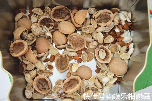 松塔|营养土不用买,2种“垃圾”丢盆里,养啥都旺,不怕板结很透气!