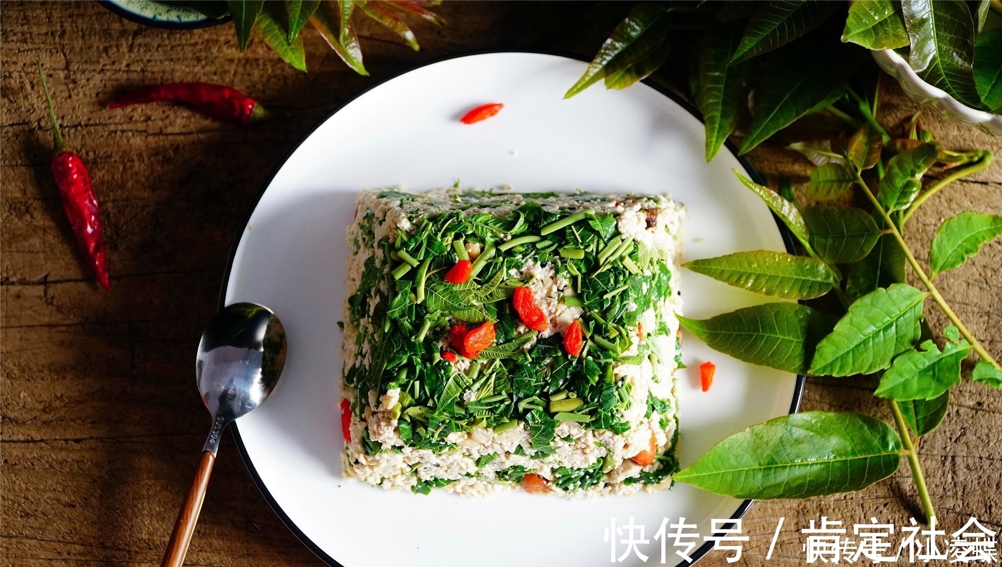 芝麻油|天热了，豆腐的最佳吃法，不煮不炒，压成泥就上桌，清爽开胃
