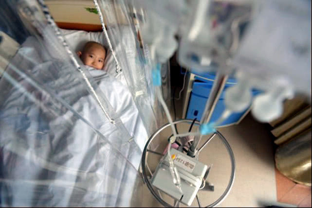 爸爸|8岁女孩强忍腿疼参加舞考,第二天走路竟脸色苍白,爸爸追悔莫及