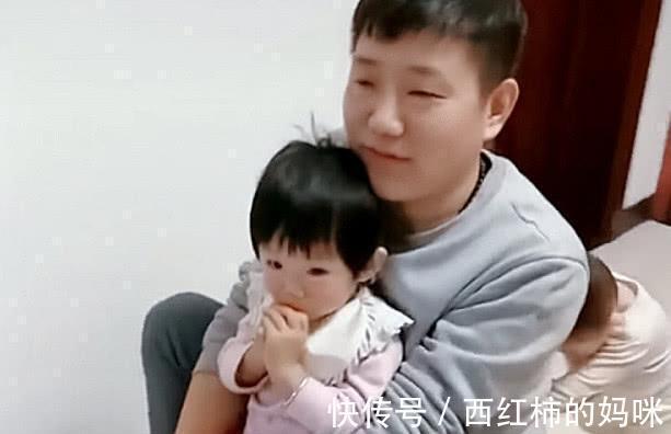 乐乐|宝宝的扭扭车被女娃霸占,索要时女娃奶奶说的话,母亲强行夺回