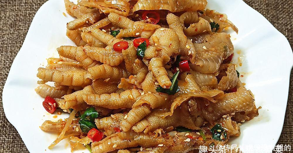 教你做香辣鸡爪,做法超简单,比在外面买的好,春节做给家人吃