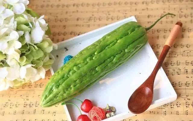 自然|为什么睡到半夜总是“自然醒”当心这2种情况,别再视若无睹