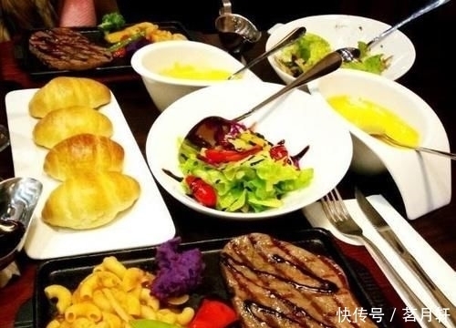 服务员|为啥去西餐厅，服务员先上一份免费的面包？知道真相后你还吃吗？