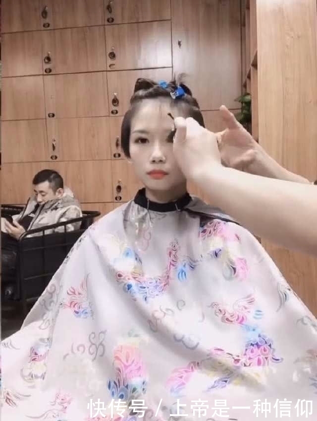 小姐姐|奇闻:中性短发美女去理发,剪完之后气质全变,狗啃刘海太扎眼