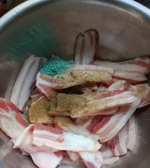 地方|做了二十多年酥肉的父亲,教我怎样做酥肉,才能保证香脆可口