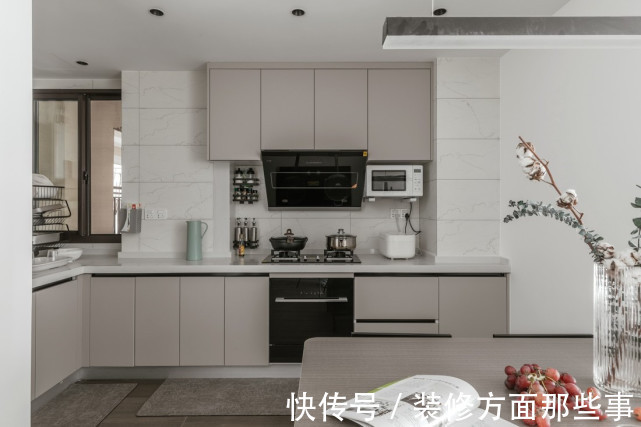 阳台上|97平北欧风设计，书房榻榻米合二为一太实用了