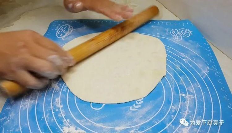 馒头|烙饼这么做太香了，开水一烫，张张柔软又劲道，学会天天不起早