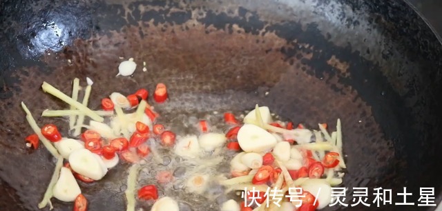 腥味|炒猪血，好多人上来就做错了，教你正确做法，猪血滑嫩无腥味！