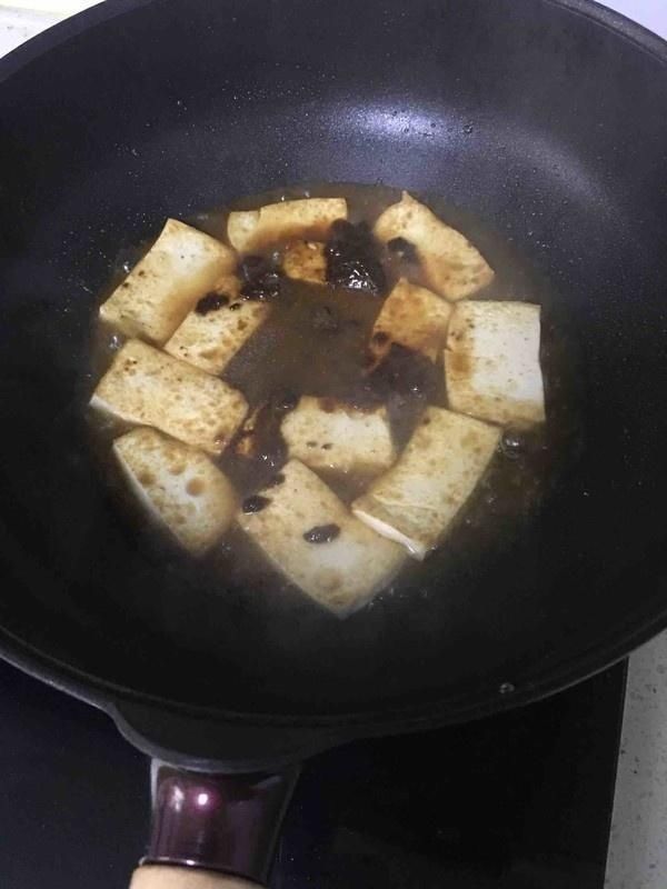 不粘锅|煎豆腐,别直接下油锅,多加这“1步”,豆腐不粘锅还不会碎