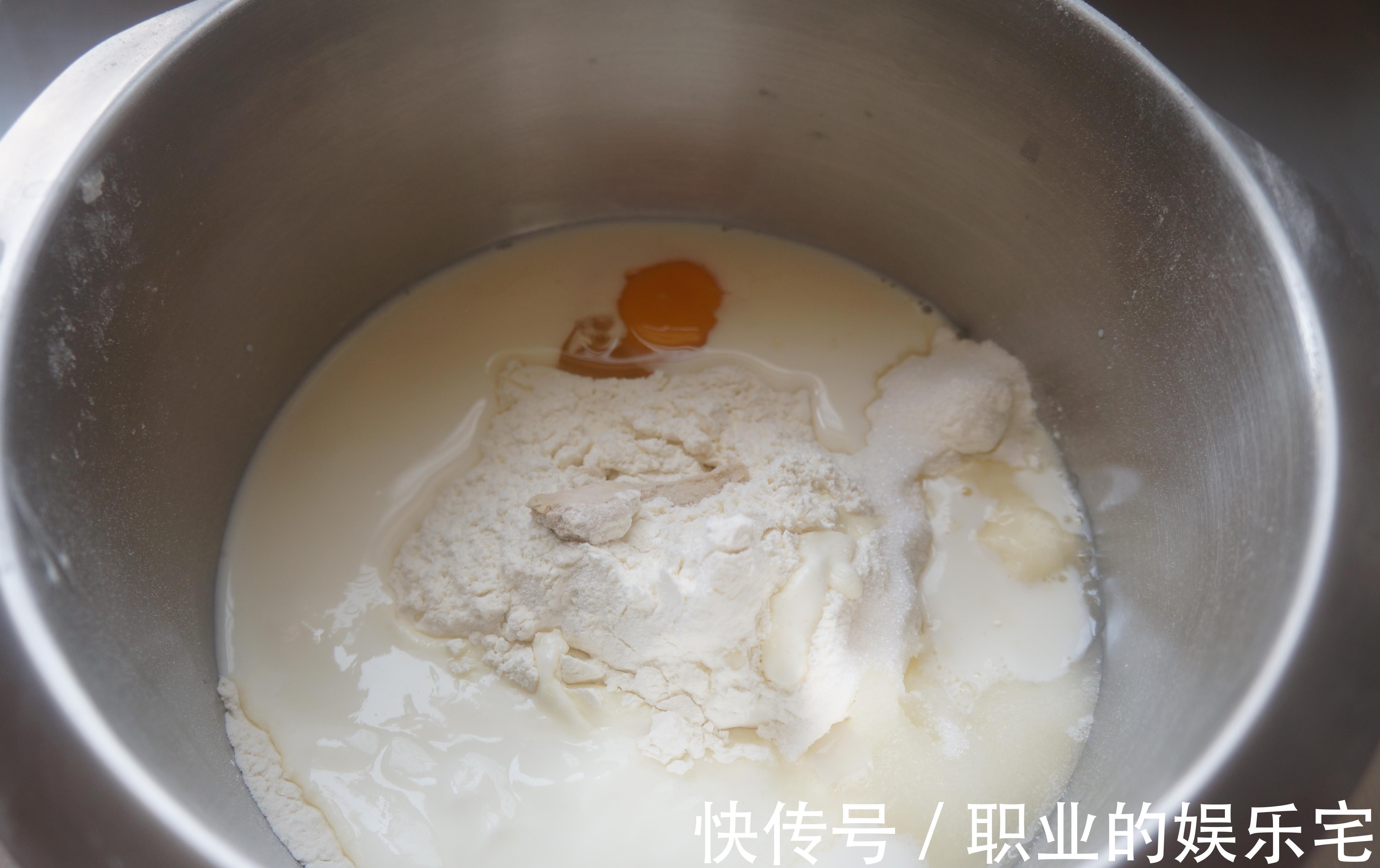 豆沙|一款元气满满的豆沙小餐包，香甜爽口，大人孩子都喜欢
