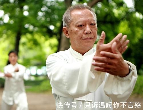 扇门|身上的“4扇门”,通向身体的“五脏”,经常拍一拍,有益健康