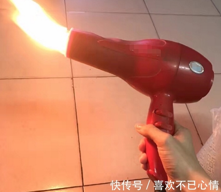 |搞笑段子笑话内涵图片：你们女孩子的友谊真的挺神奇的！