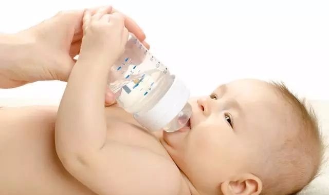 脾胃衰竭|5岁男童脾胃衰竭,医生怒斥3种食物少给孩子吃,伤脾还不发育